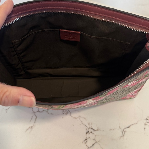 Gucci Blooms Clutch - Picture 9 of 11